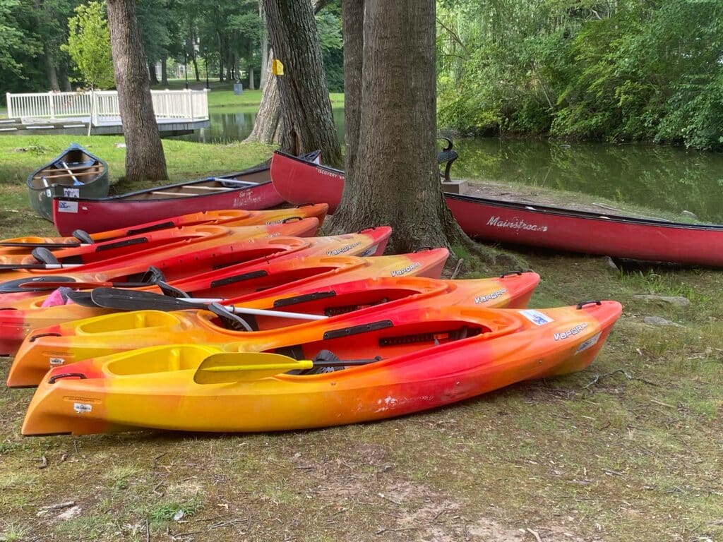 Donate to City Paddles on this page. City Paddles is a youth oriented urban rowing program located in Keney Park to help kids experience the beauty of rowing 